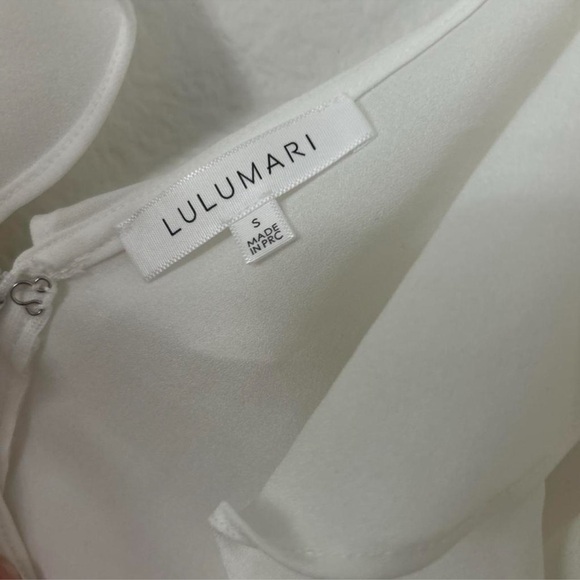 Lulumari White Ruffle Blouse - Picture 2 of 3